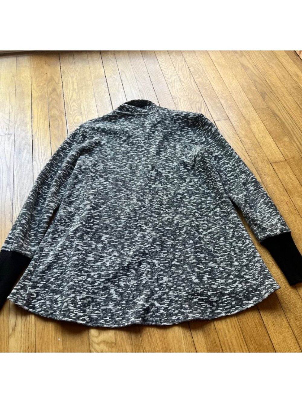 Club Monaco Size M Gray & Black Kiki Boucle Knit Draped Open Cardigan Sweater - Picture 16 of 16